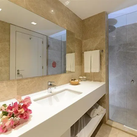 Lugga Boutique & Hotel 3*