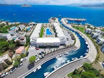 Lugga Boutique & Hotel 3*