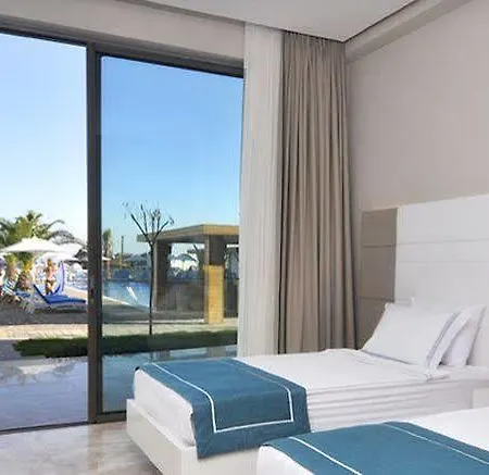 Lugga Boutique & Hotel 3*