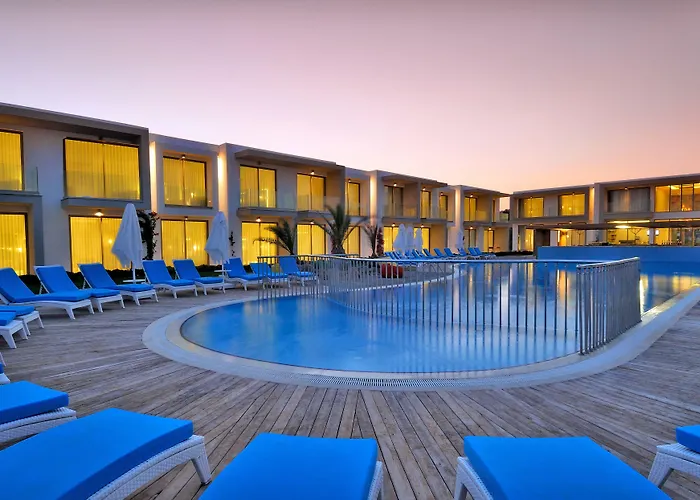 Отель Lugga Boutique & 3*