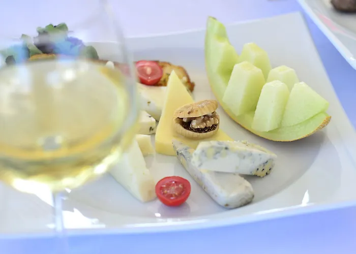 Lugga Boutique & Hotel 3*