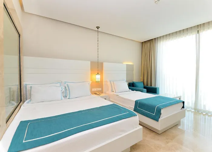 Отель Lugga Boutique & 3*