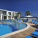 Hotel Lugga Boutique & 3*