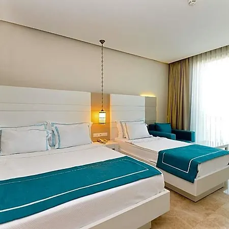 Lugga Boutique & 3*