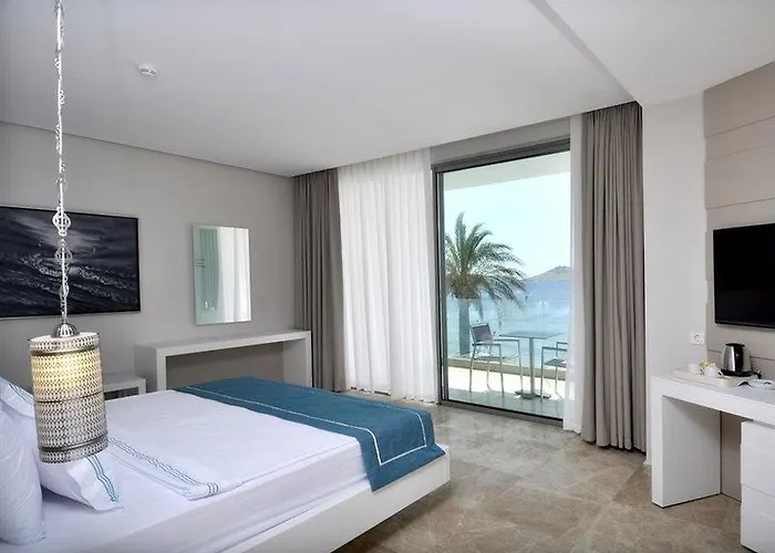 Hotel Lugga Boutique & 3*