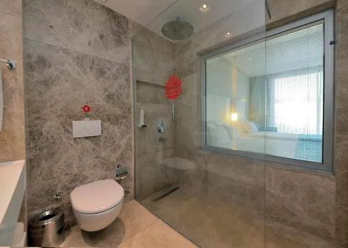 Hotel Lugga Boutique & 3*